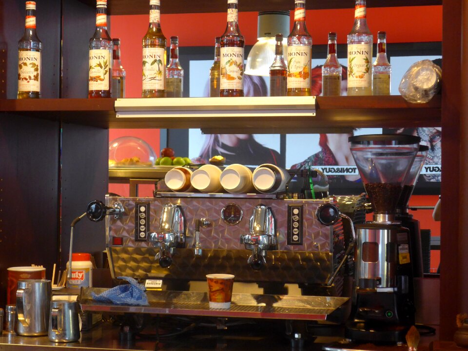 Local counter coffee machine