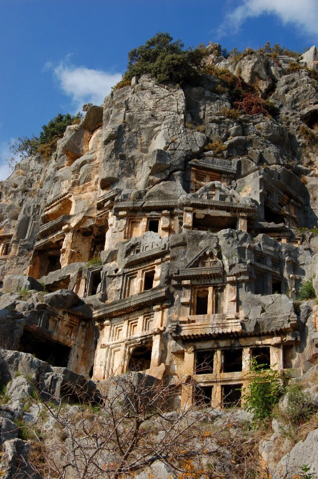Roman romans building