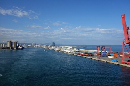 Barcelona crane maritime transport photo