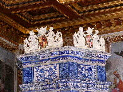 Castle tiled stove decoration