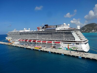 Ship cruise caribbean photo