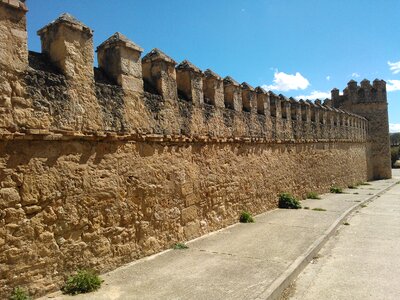 Peñaranda de duero battlement stone wall