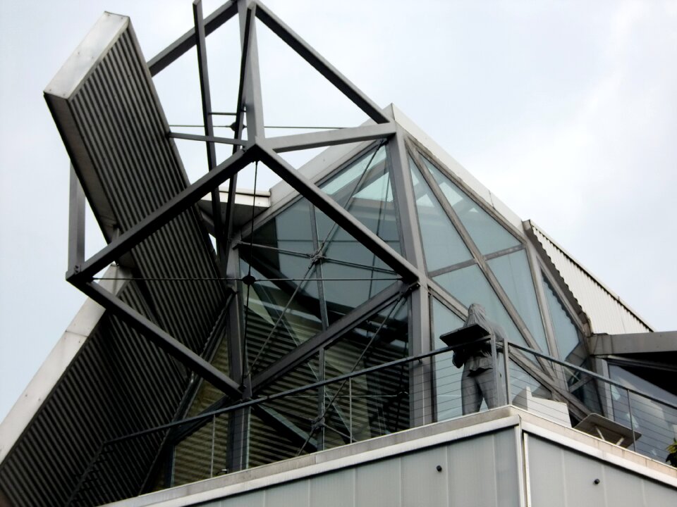 Scaffold glass window