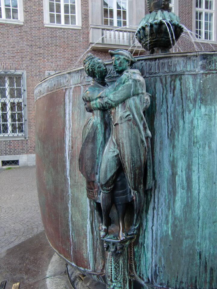 Art figures water