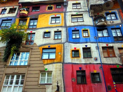 Vienna building colors