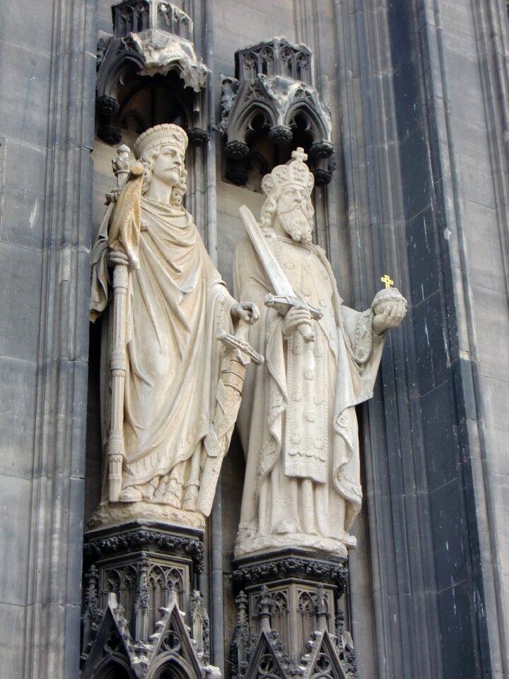 Sculpture facade cologne cathedral