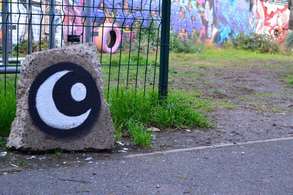 London street art garden