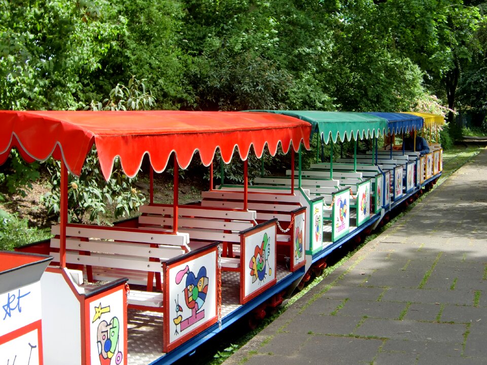 Children's railway dare wagons