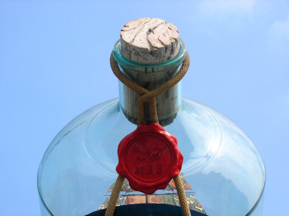 Bottle seal oversized