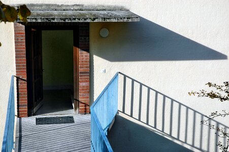 Light and shadow input door