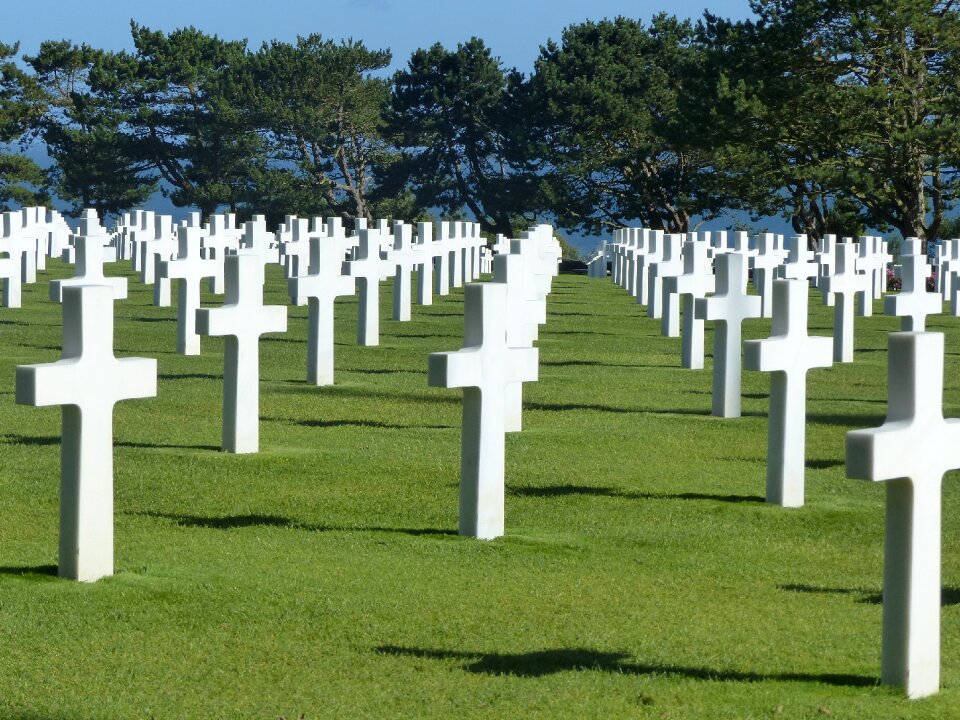 Cemetery crosses military