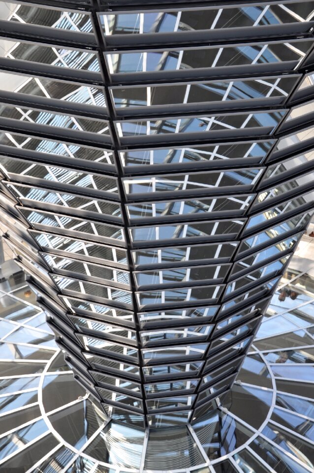 Building glass dome germany