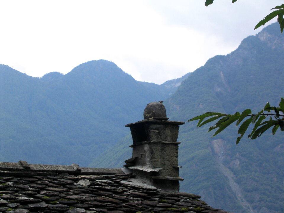 Valle d'aosta fireplace castles