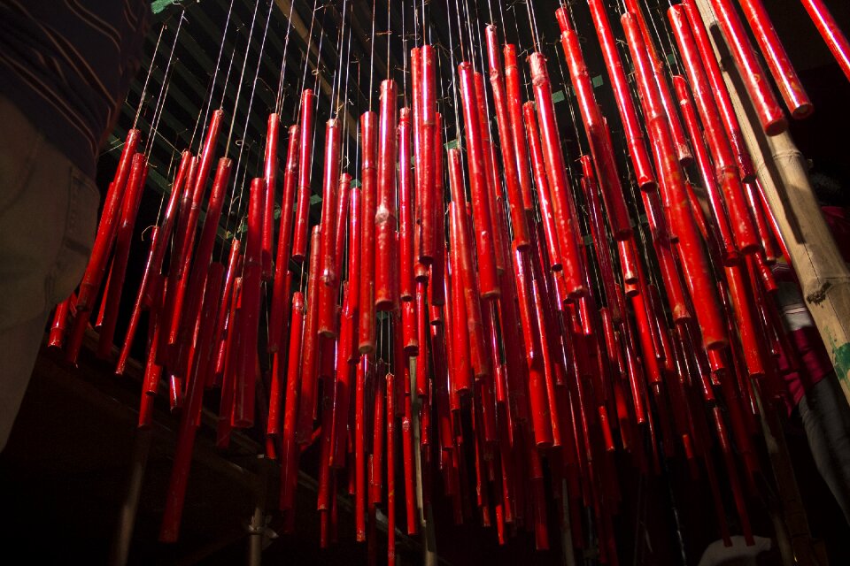Red bansh string hanging