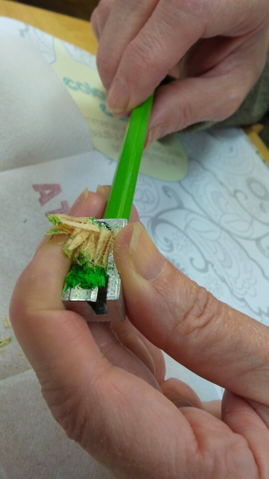 Pencil drawing sharpener