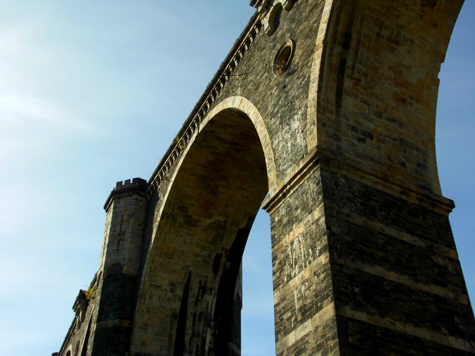 Abandoned arch high