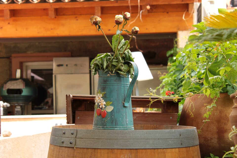 Dry vase arrangement