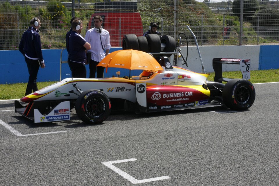 Euroformula sponsors asphalt