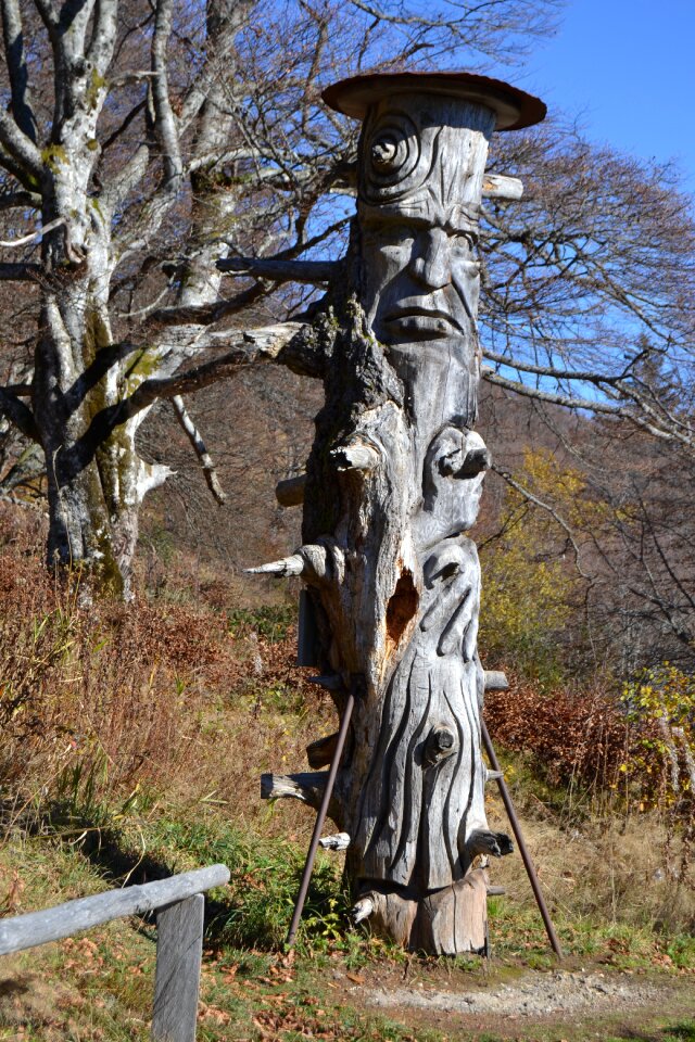 Freiburg sculptor wood