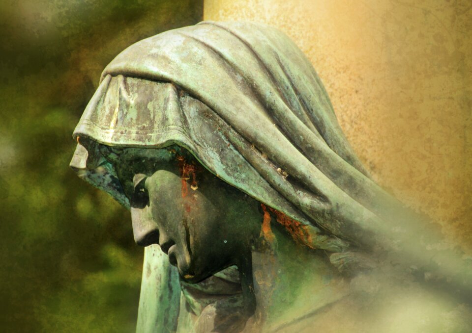 Face sculpture statue