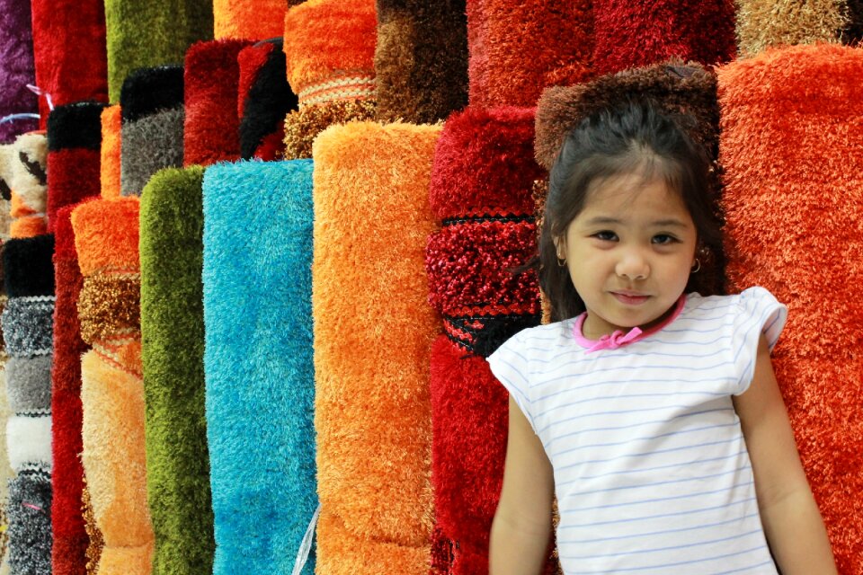 Colors souq market