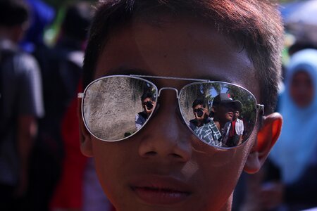 Man mirror eye