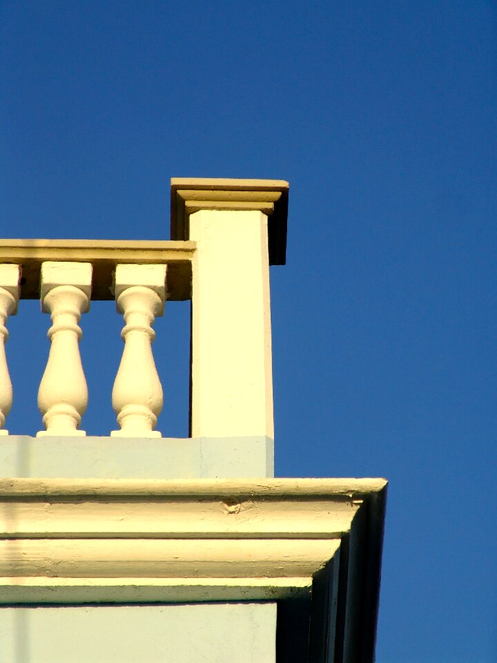 Balustrade balcony wall