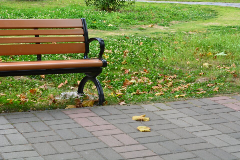 Public seating bench park