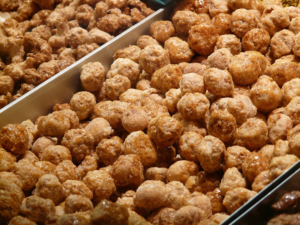 Baked macadamia nuts nuts candy