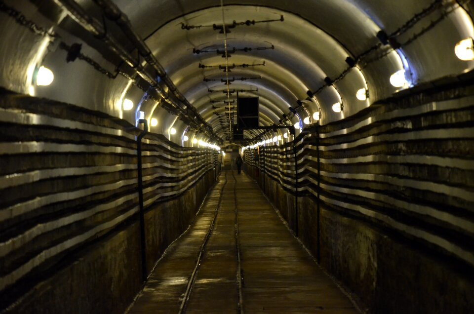 Underground architecture connecting corridor