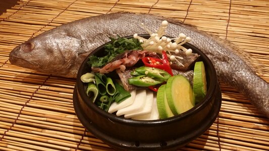 Cooking fish croaker bath