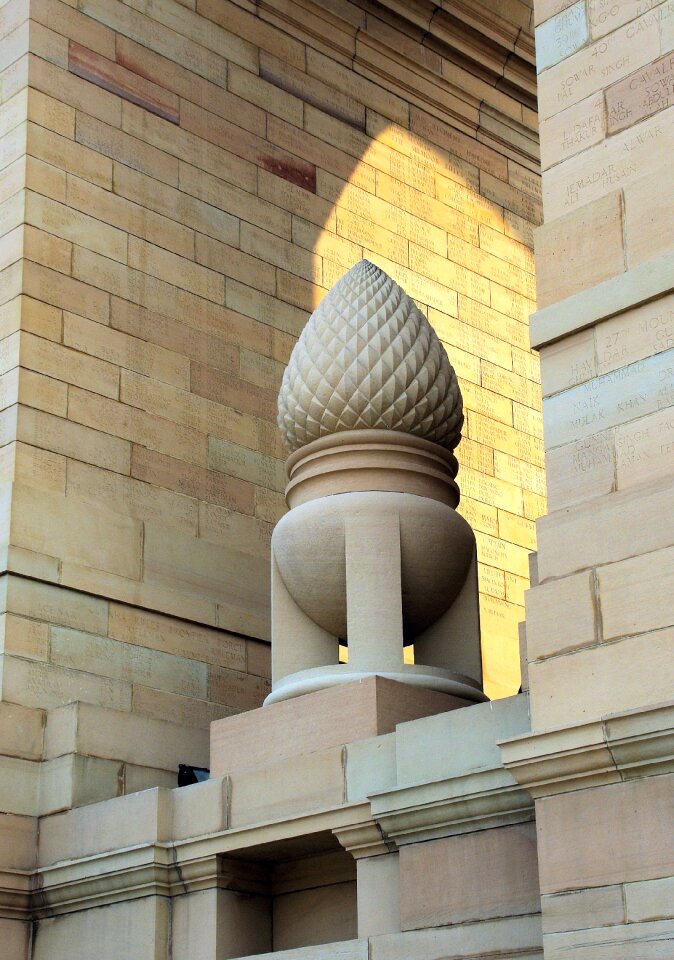 Sculpture monument commemoration