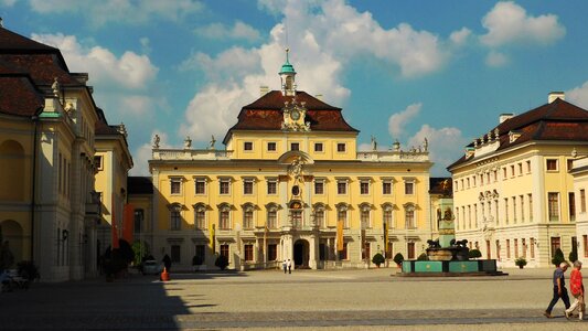 Attraction blühendes baroque fairy castle photo