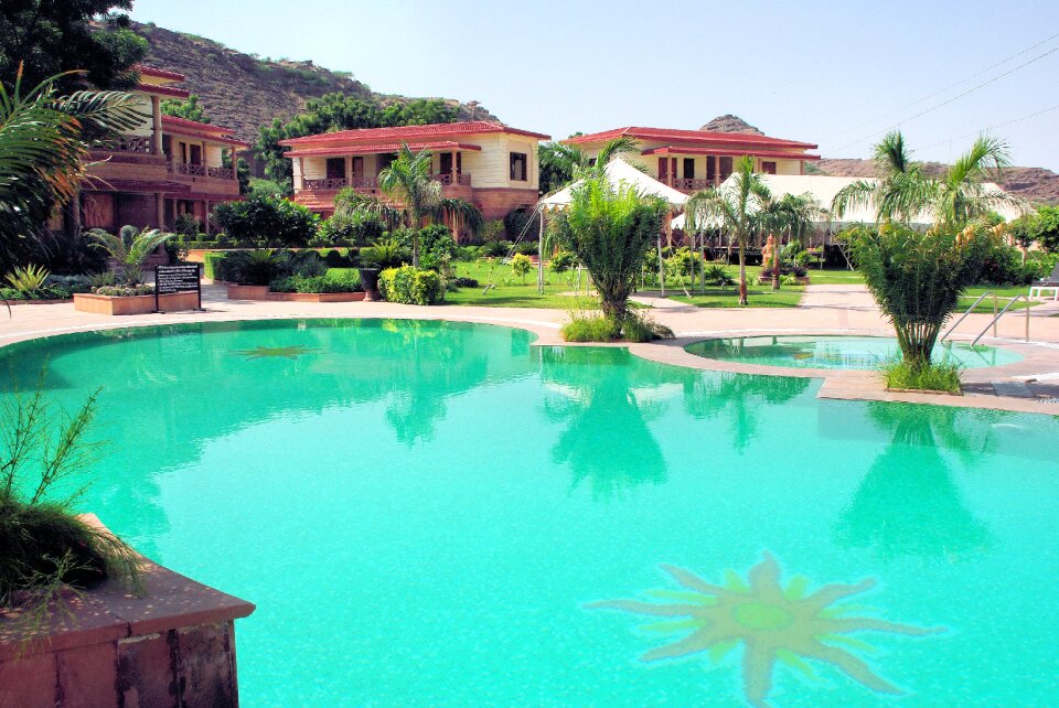 Holiday luxury travel