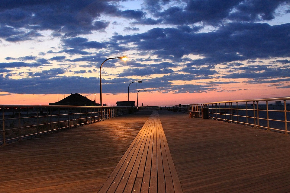 Boardwalk lamp bench