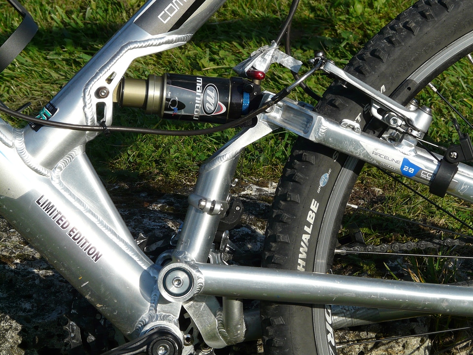 Wheel drive suspension