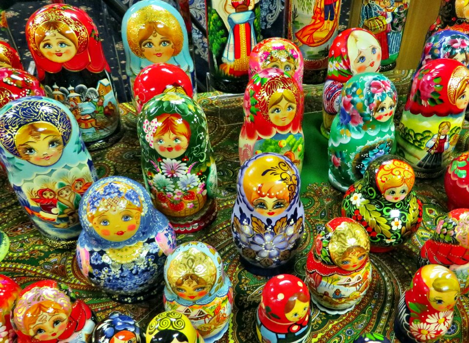 Color trinkets moscow