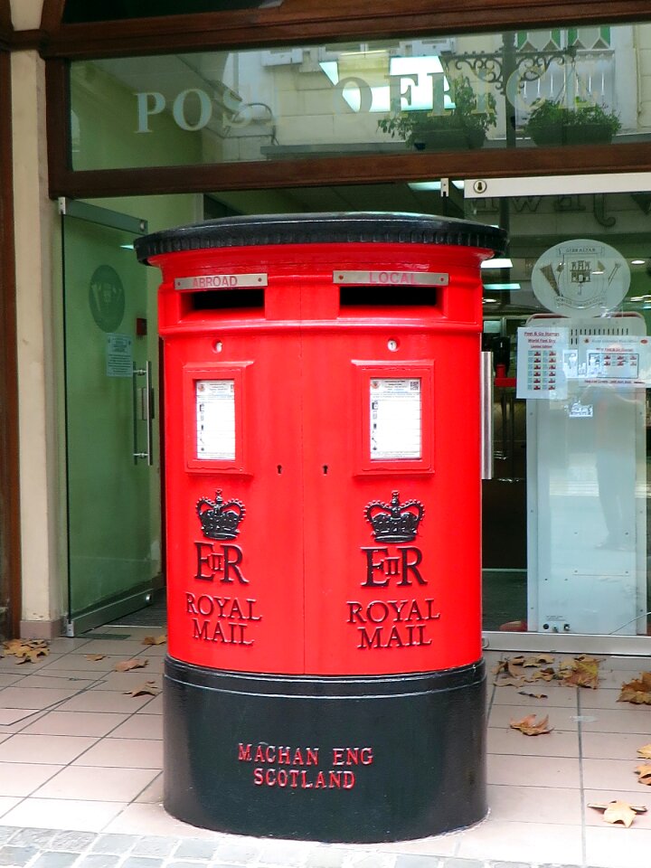 Box mailing post commonwealth