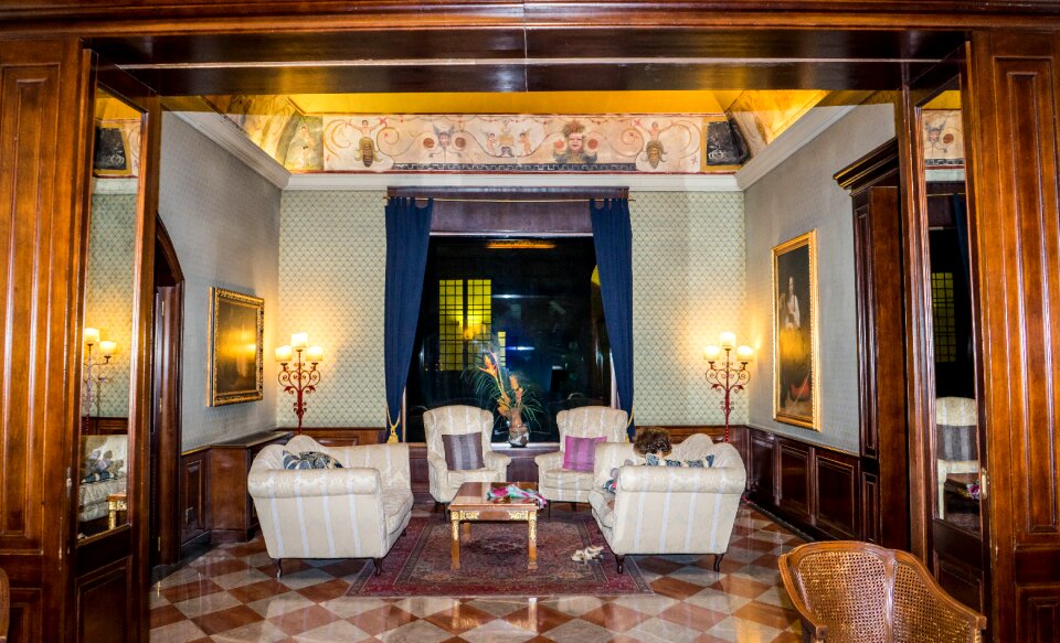 Hotel astoria design interior