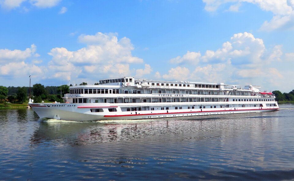Cruise river river cruise