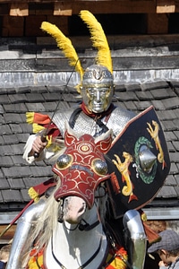 Cavalry fight shield