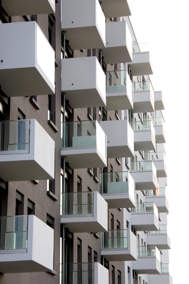 Live real estate architecture