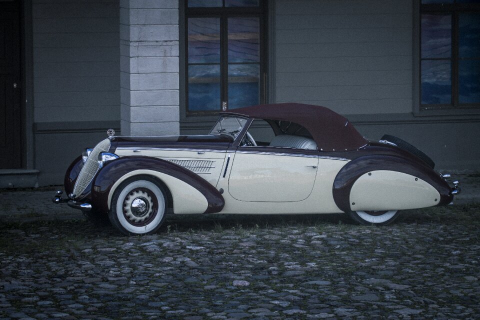 The vehicle auto sport