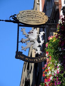 London shield pub