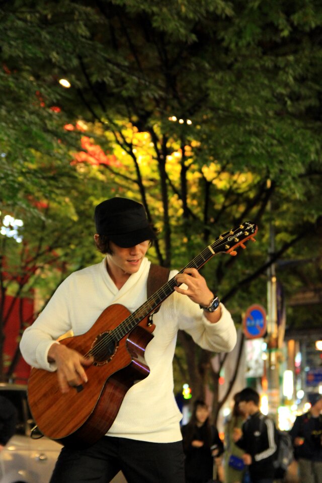 Show music acoustic guitar