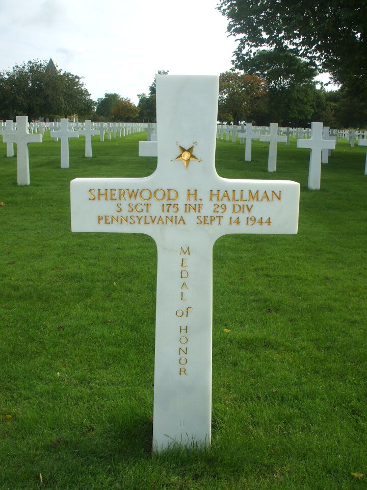 Normandy american cemetery soldier photo