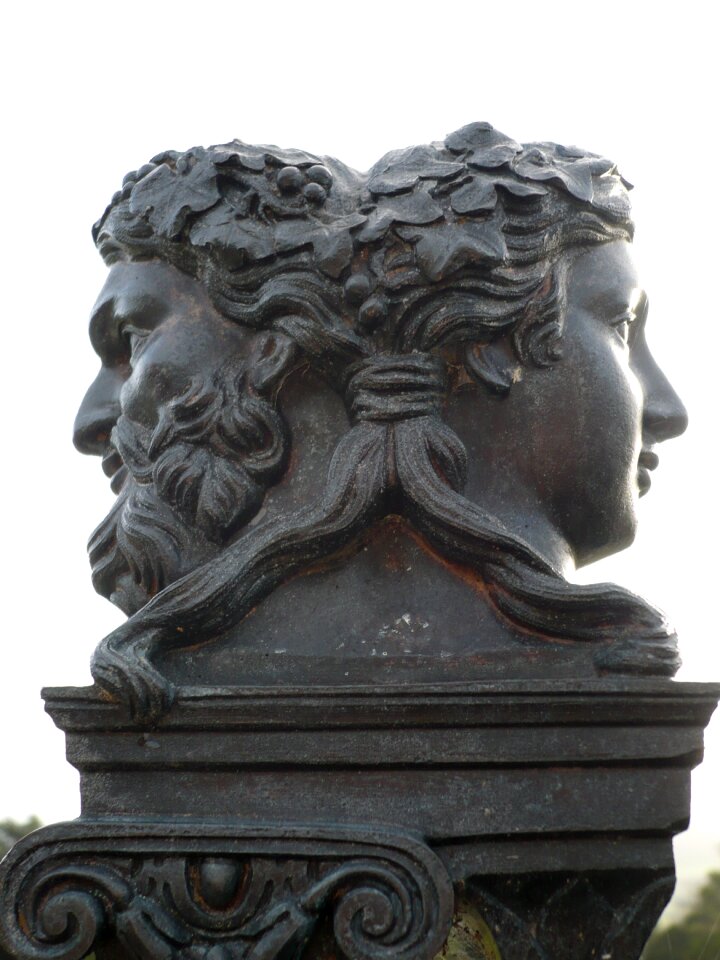 Sculpture pair partner