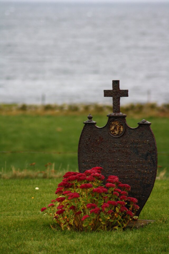 Cross sea graveyard