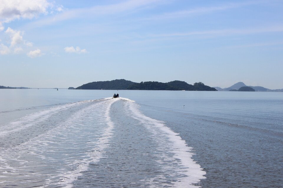 Rio waves island