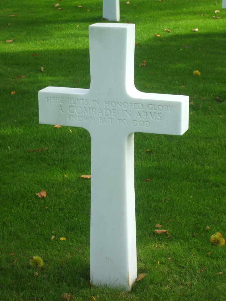 Normandy american cemetery soldier photo